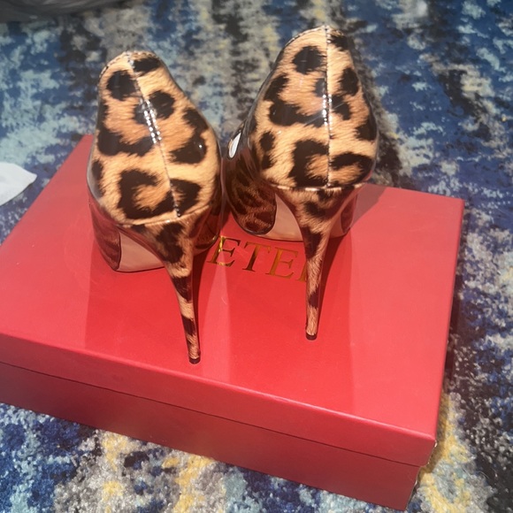New in box Coleter brand patent leather leopard size 7 - Picture 4 of 7
